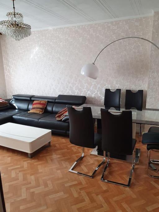 3 Z. Appartment, Zentral, Naehe Messe Deutz Apartment Köln